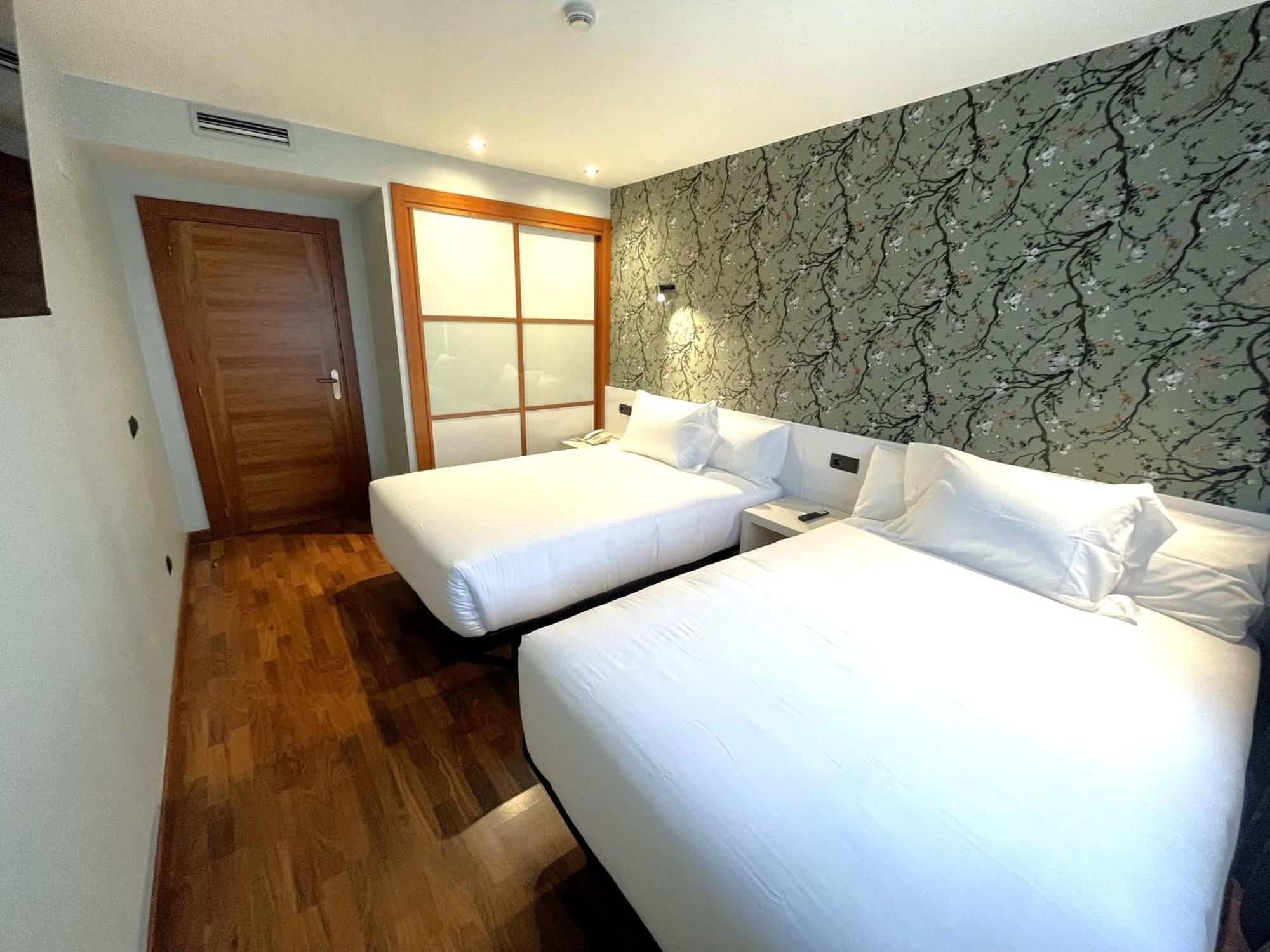 Hotel Apartamentos San Fermin Pamplona Villava Exterior photo